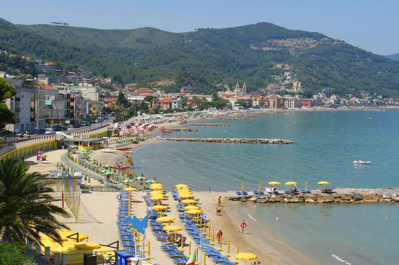 Casa Cabana - 200M From The Sea - Happy Rentals Alassio