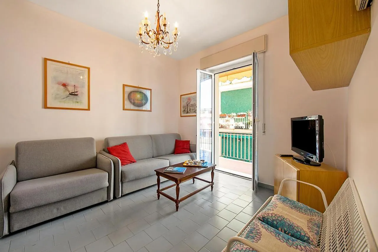 Apartment Casa Cabana - 200M From The Sea - Happy Rentals Alassio